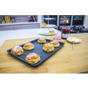 Eaziglide NS2 37cm Baking Tray Lifestyle 5_01.jpg Eaziglide_NS2_37cm_Baking_Tray_Lifestyle_5_01.jpg Thumb