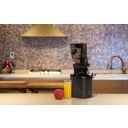 1666348817-revo830-cerny-lf2.jpg Thumb