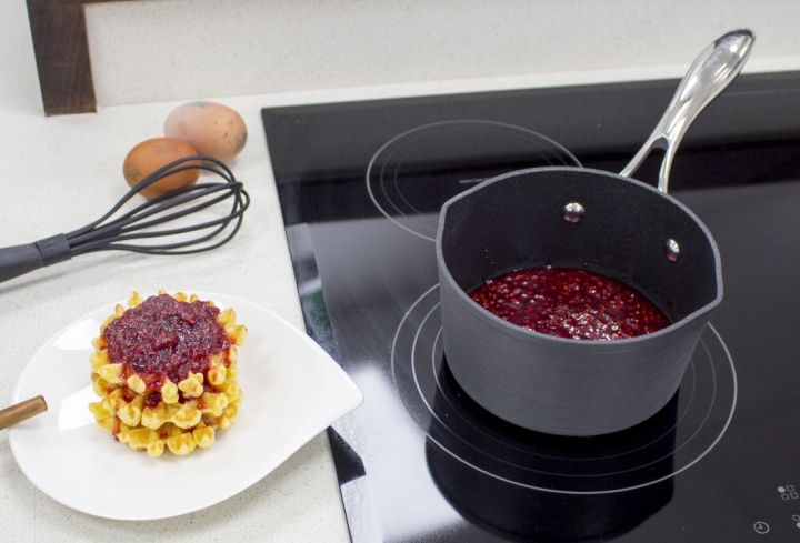 Eaziglide NS3 16cm Milk Pan Lifestyle 2_01.jpg Eaziglide_NS3_16cm_Milk_Pan_Lifestyle_2_01.jpg