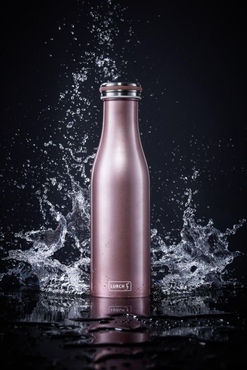 RS3012_240905_Isolierflasche_Edelstahl_Image_Wasserspritzer3-lpr.jpg