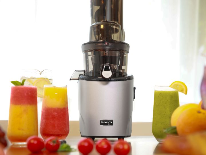 Kuvings Whole Slow Juicer REVO830 stříbrná matná Exclusive 1666348108-revo830-stribrny-lf9.jpg