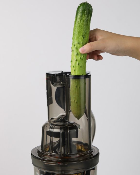 Kuvings Whole Slow Juicer REVO830 černá matná 1666348847-revo830-detail-noveho-otvoru2.jpg